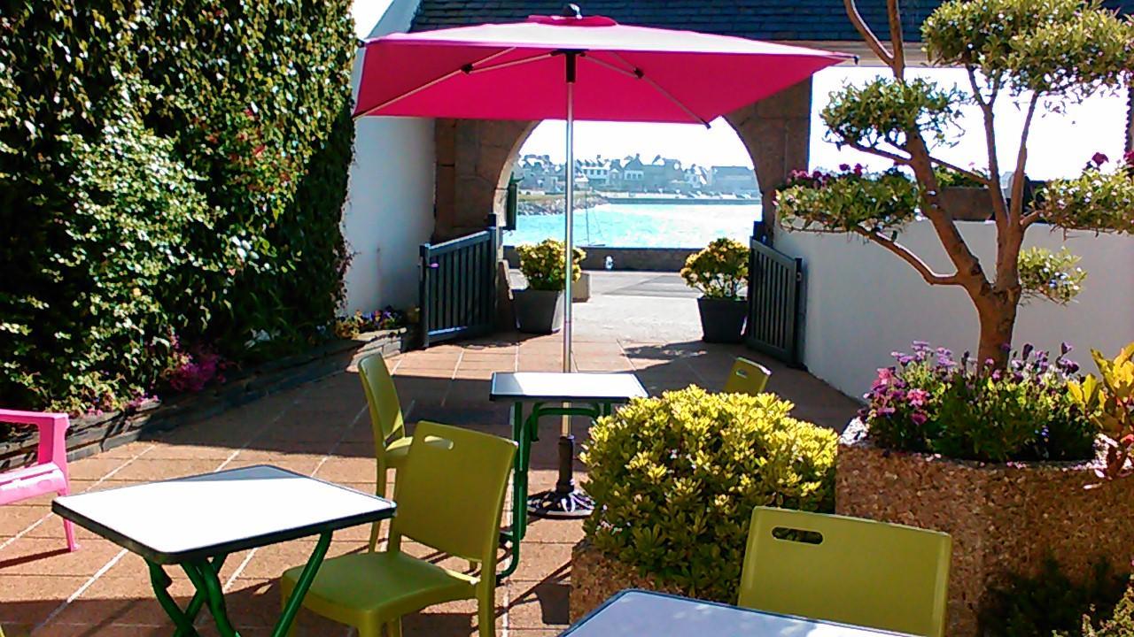 Logis Hotel Bellevue Roscoff Exterior foto